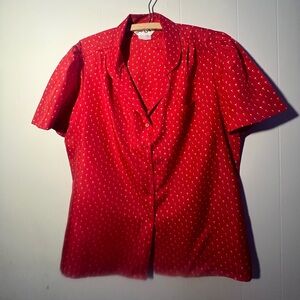 Vintage 1970’s Women’s Red Short Cap Sleeve Blouse with Pattern Size Medium